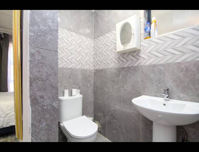 4 BEDROOM TOWNHOUSE FOR SALE IN ROOIHUISKRAAL NORTH